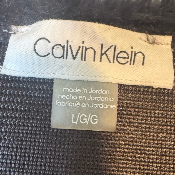 Calvin Klein Faux Fur Cape Women’s Size Large Super Soft Single Hook Closure - Picture 7 of 9